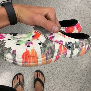 Size 9 Mens Fur Crocs!